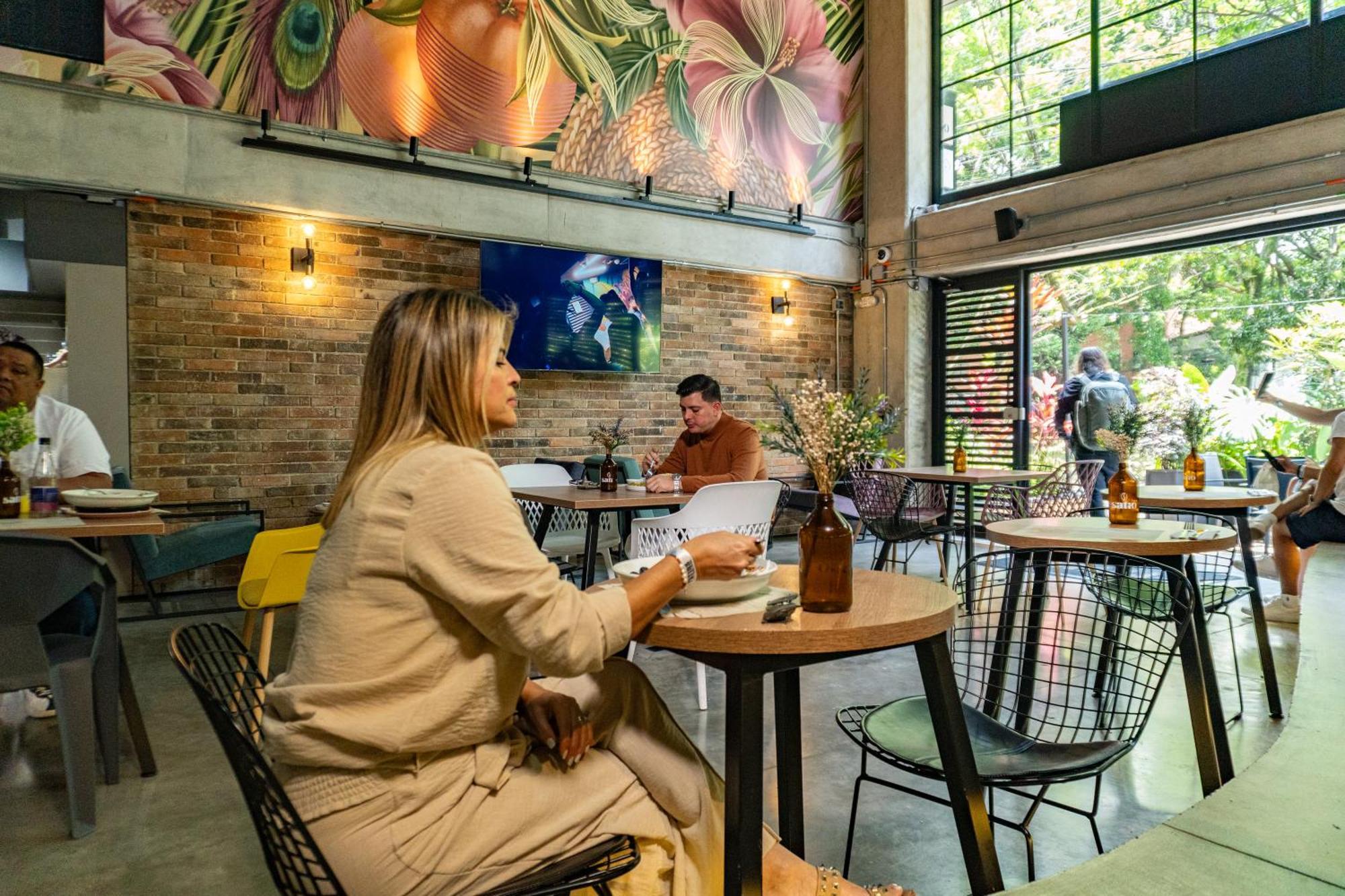 Los Patios Cool Living Меделин Екстериор снимка